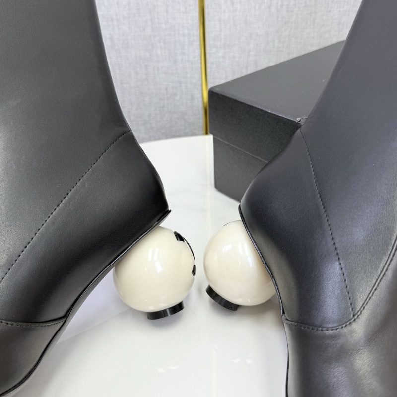 Ch**el boots